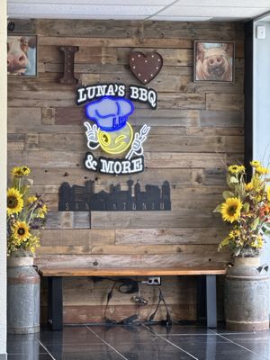 Luna’s BBQ & More