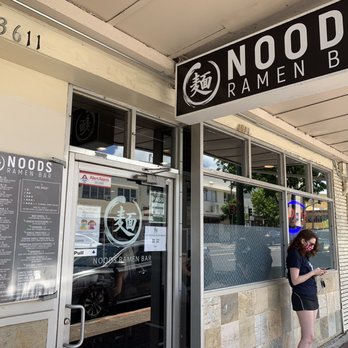 Noods Ramen Bar - Storefront & entrance to Noods Ramen Bar - Ramen Near Me - Honolulu, Hawaii Noods Ramen Bar - Storefront & entrance to Noods Ramen Bar - Ramen Near Me - Honolulu, Hawaii