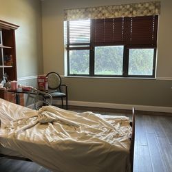 Meadowbrook Manor - My room with lots of greenery outside, a small refrigerator & a short walk to the cafeteria.