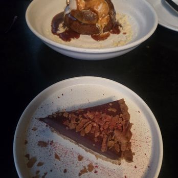 Momofuku - Yuzu chocolate tart (5/5), blondie with Gelato (4/5) - New American Near Me - Las Vegas, Nevada
