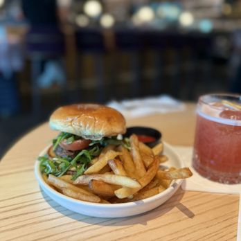 Chase Sapphire Lounge - Custom burger order - Airport Lounges Near Me - San Diego, California Chase Sapphire Lounge - Custom burger order - Airport Lounges Near Me - San Diego, California