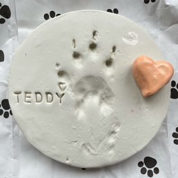 Single paw print - not sure "which" paw this is. Sadly, my cat's already been cremated - so it's not like I can have another made. Single paw print - not sure "which" paw this is. Sadly, my cat's already been cremated - so it's not like I can have another made.
