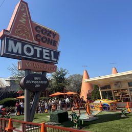 【極上品】sally's cozy cone motel precision Amazon.co.jp: Disney/Pixar Cars PRECISION SERIES Sally's
