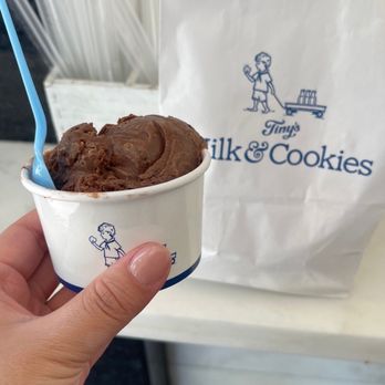 Tiny’s Milk & Cookies - Chocolate hazelnut crunch ice cream - Desserts Near Me - Houston, Texas Tiny’s Milk & Cookies - Chocolate hazelnut crunch ice cream - Desserts Near Me - Houston, Texas