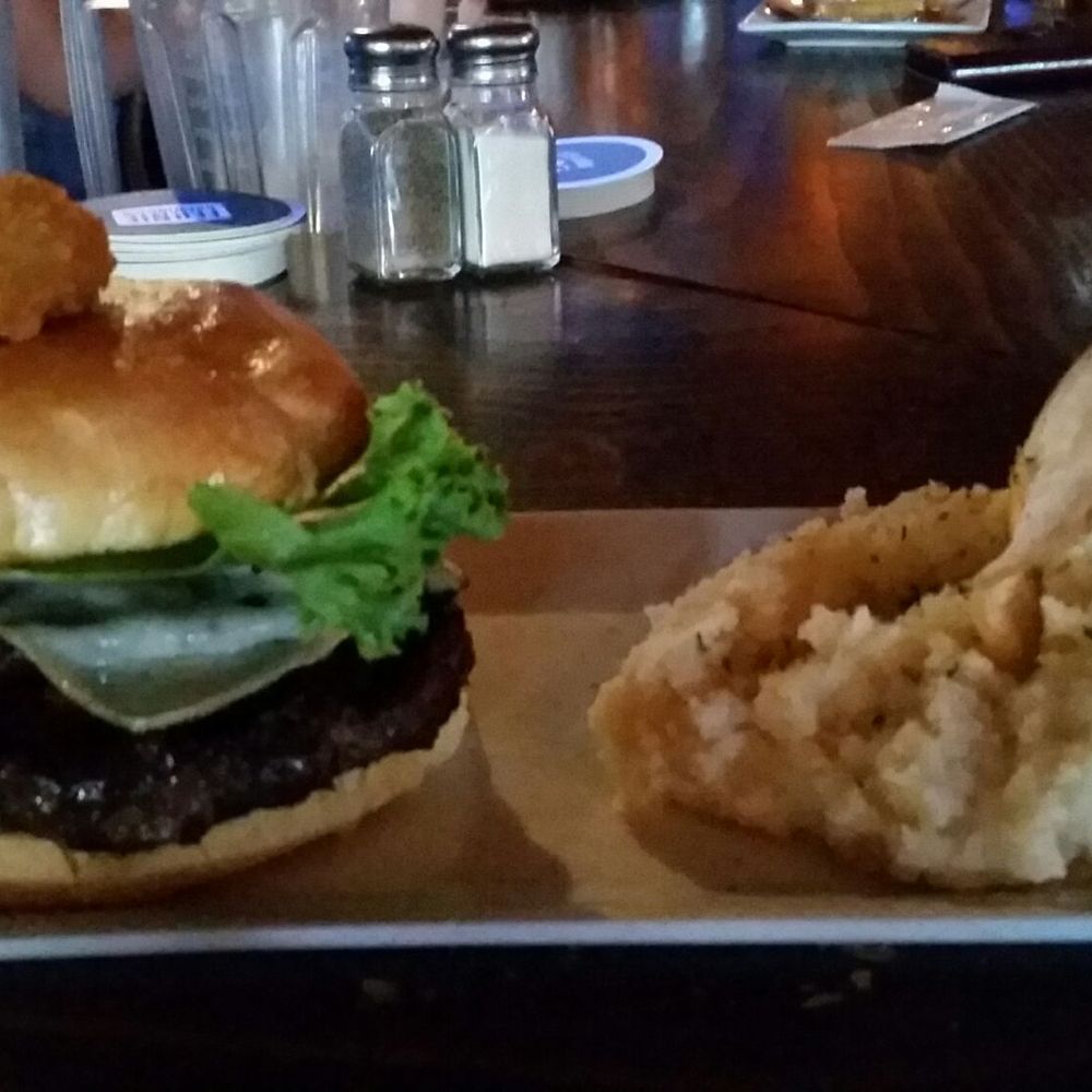 Rotanda? Burger. Rotanda? Burger.