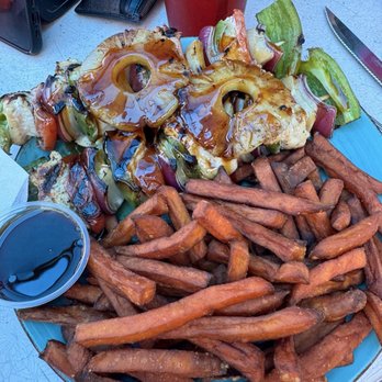 Hula's - American Near Me - Escalon, California