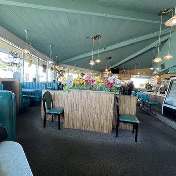 Peter's Cafe - Interior - American Near Me - Millbrae, California