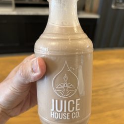 Juice House - Emeryville - Peanut butter w/ the almond tempest base