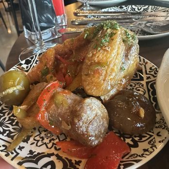 The Sicilian Butcher - Chicken n sausage with pepperoni n onions - Wine Bars Near Me - San Antonio, Texas The Sicilian Butcher - Chicken n sausage with pepperoni n onions - Wine Bars Near Me - San Antonio, Texas