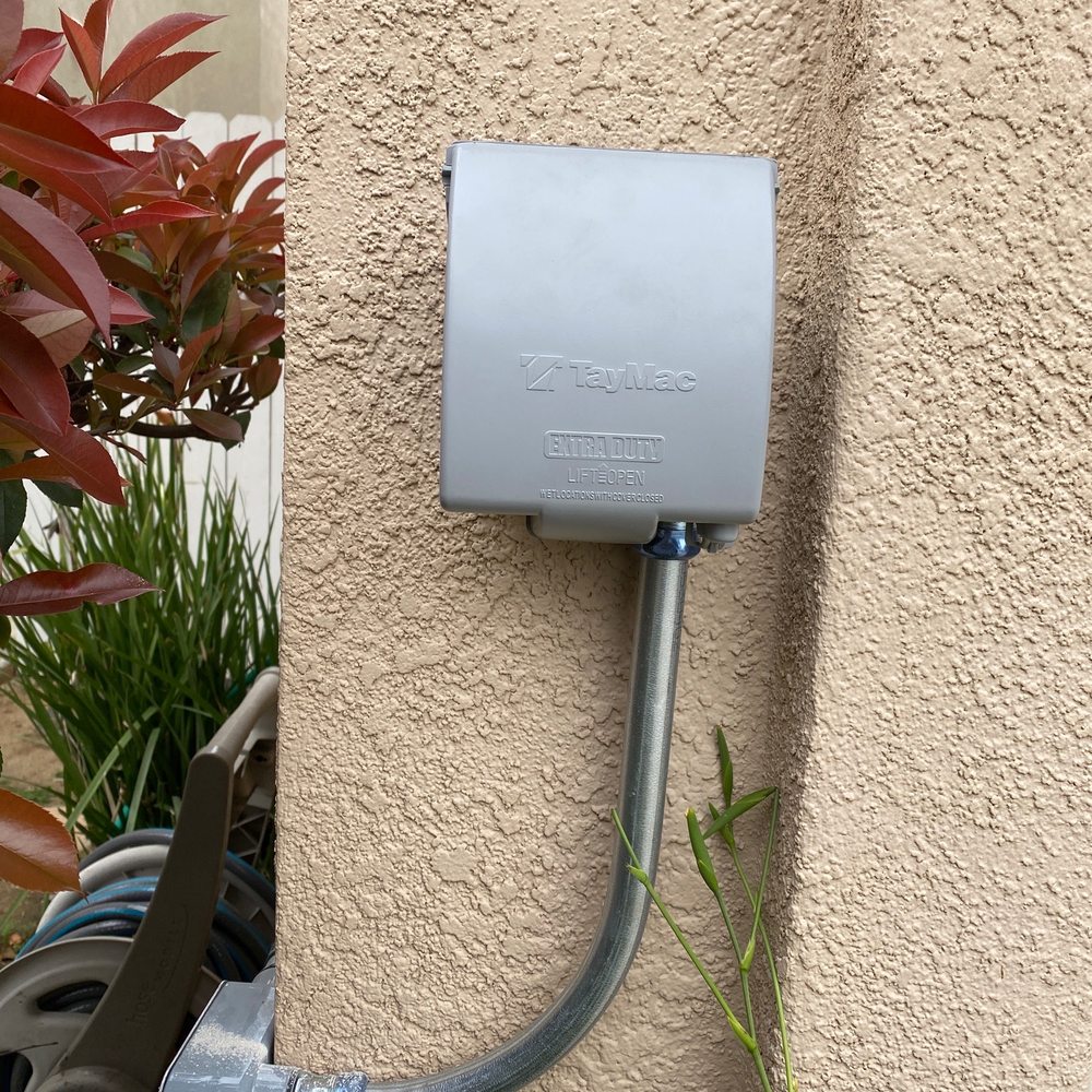 50 amp exterior plug for an EV car