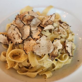 Crossroads Kitchen - Vegan Fettuccine with Black Truffles - Vegan Near Me - Los Angeles, California