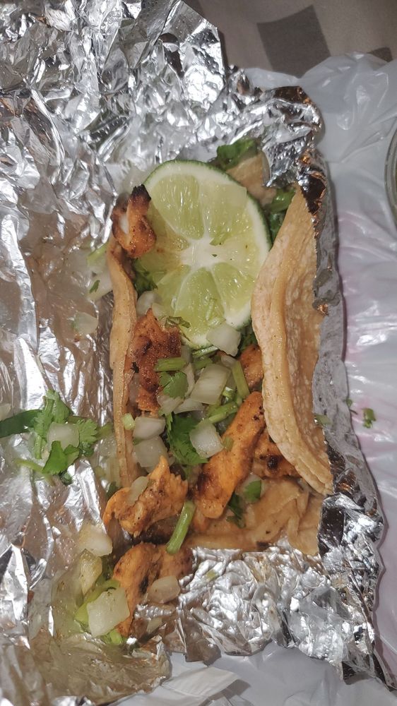 La Montaña Carniceria y Taqueria