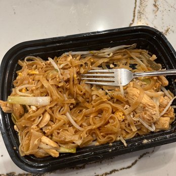 Lemongrass Thai Eatery - Chicken Pad Thai - Thai Near Me - Dallas, Texas Lemongrass Thai Eatery - Chicken Pad Thai - Thai Near Me - Dallas, Texas