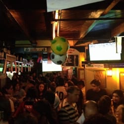 O'Malley's - Very crowded pub!