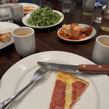 Delucca Gaucho Pizza & Wine Irving/Las Colinas - Pizza Near Me - Irving, Texas Delucca Gaucho Pizza & Wine Irving/Las Colinas - Pizza Near Me - Irving, Texas