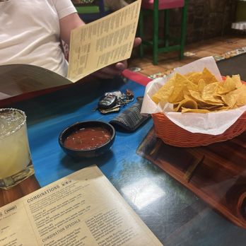 Lindo Mexico Restaurant - Chips, salsa, and house margarita - Mexican Near Me - Prescott, Arizona