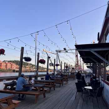 Beach Cat Brewing - South Paw - Outdoor view - Brewpubs Near Me - Bellingham, Washington