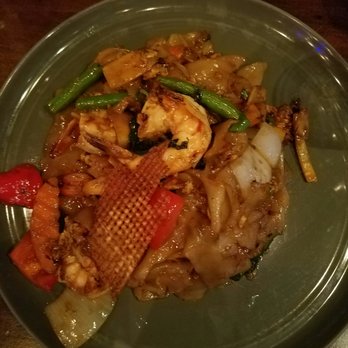 Enthaice Thai Kitchen - Pad Khee Mao (Drunken Noodles) with Shrimp - Thai Near Me - Astoria, New York