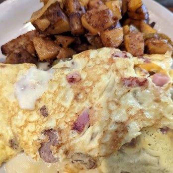 Bill's Cafe - All meat omelette with potatoes - American Near Me - San Jose, California