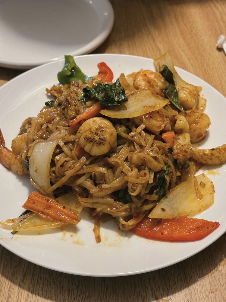 Thai Nakonping Restaurant