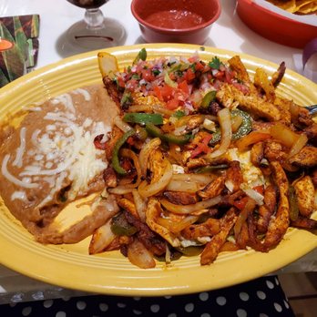 El Patron Mexican Grill - Opelika, AL - Chicken fajita salad with side of refried beans. - Mexican Near Me - Opelika, Alabama El Patron Mexican Grill - Opelika, AL - Chicken fajita salad with side of refried beans. - Mexican Near Me - Opelika, Alabama