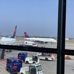 Delta Air Lines - Planes