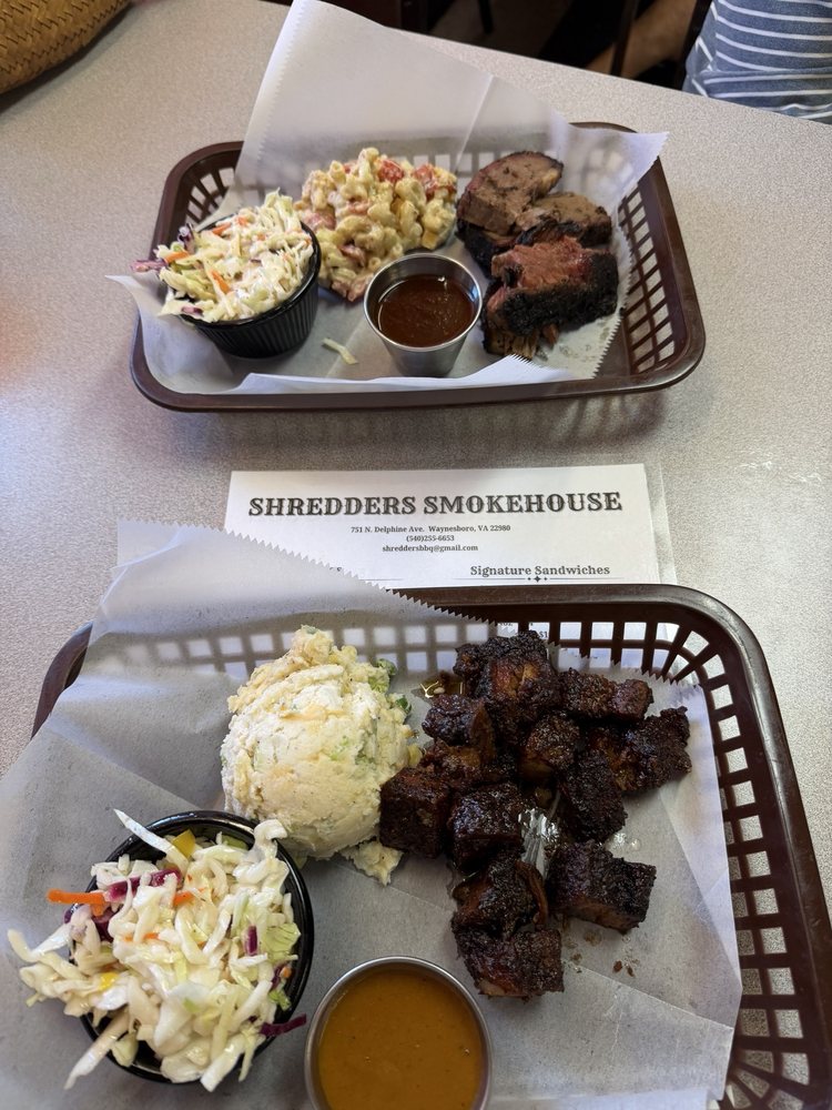 Shredders Smokehouse Logo