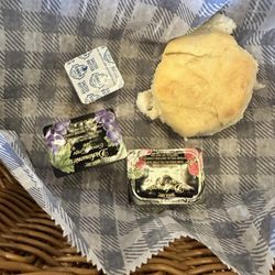 Cracker Barrel Old Country Store - Buttermilk Biscuits (4)