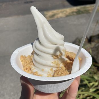 Eb & Bean - Kids size - vanilla macadamia (non dairy) with bumble crumble - Ice Cream & Frozen Yogurt Near Me - Portland, Oregon