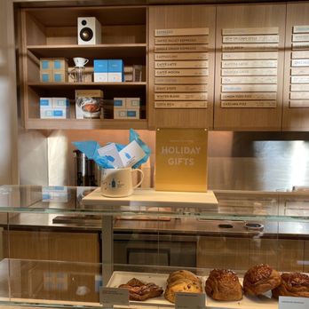Blue Bottle Coffee - Midtown Center - They sell merch and pastries, in addition to drinks - Coffee & Tea Near Me - Washington, DC, District of Columbia