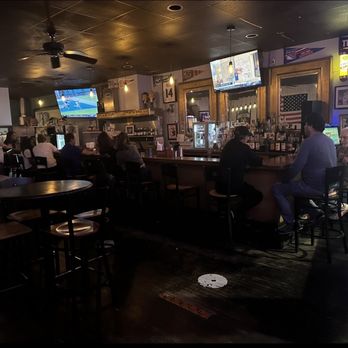 Matty's Corner - Dive Bars Near Me - Bridgeport, Connecticut