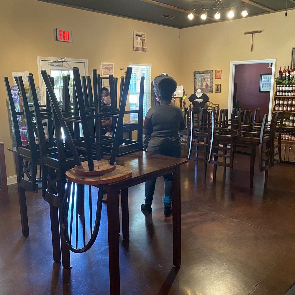 Douglas Vineyards - Wine Tasting Room Near Me - Kannapolis, North Carolina