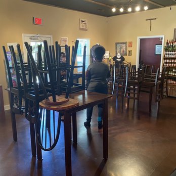 Douglas Vineyards - Wine Tasting Room Near Me - Kannapolis, North Carolina