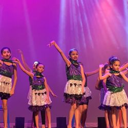 Satrangi School of Fusion - Young girls dancing