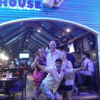 The Doghouse - Love the Aussie friends - Pubs Near Me - Hong Kong, HK