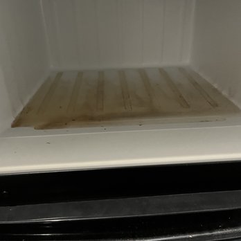 Days Inn by Wyndham Sturbridge - Alcohol spill in freezer - Hotels Near Me - Sturbridge, Massachusetts