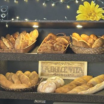 La Dolce Vita Courthouse Bakery - Bakeries Near Me - Lancaster, Pennsylvania La Dolce Vita Courthouse Bakery - Bakeries Near Me - Lancaster, Pennsylvania