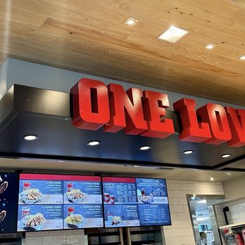 Raising Cane's Chicken Fingers - Interior - Fast Food Near Me - Vancouver, Washington