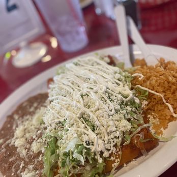 Menuderia Guanajuato - Chicken enchiladas with red sauce, rice and beans - Mexican Near Me - Phoenix, Arizona Menuderia Guanajuato - Chicken enchiladas with red sauce, rice and beans - Mexican Near Me - Phoenix, Arizona