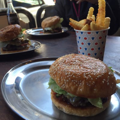 Huxtaburger Collingwood by null