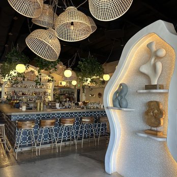 Luna Bistro Cafe - entrance - New American Near Me - Long Beach, California