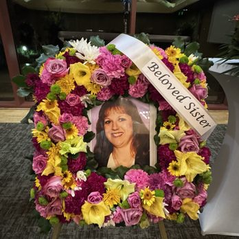 Mona Floral Design - Mona replicated this wreath we sent her from another florist. - Florists Near Me - Martinez, California Mona Floral Design - Mona replicated this wreath we sent her from another florist. - Florists Near Me - Martinez, California