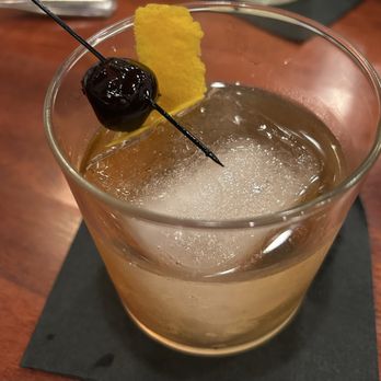 Farwood Bar and Grill - Old Fashioned made with a twist of Gin - New American Near Me - Orland, California Farwood Bar and Grill - Old Fashioned made with a twist of Gin - New American Near Me - Orland, California