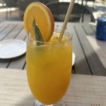 Campo Poolside - Orange cocktail- non-alcoholic - Cocktail Bars Near Me - Calistoga, California Campo Poolside - Orange cocktail- non-alcoholic - Cocktail Bars Near Me - Calistoga, California