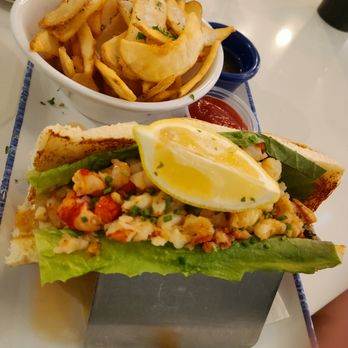 Tipsy Mermaid - Lobster & shrimp roll - Seafood Near Me - Zionsville, Indiana Tipsy Mermaid - Lobster & shrimp roll - Seafood Near Me - Zionsville, Indiana