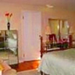 Wellesley Bed & Breakfast - Honeymoon Romantic Room w-mirroored his and her bureaus