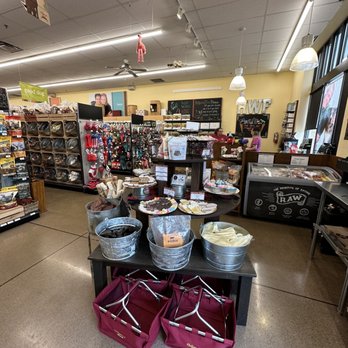 Hollywood Feed - Pet Stores Near Me - Carmel, Indiana