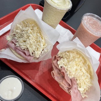 Arepas El Cacao - Queso Paisa (White Cheese) y jamón (ham) - Fast Food Near Me - Orlando, Florida Arepas El Cacao - Queso Paisa (White Cheese) y jamón (ham) - Fast Food Near Me - Orlando, Florida