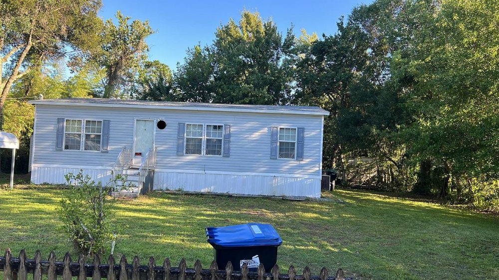 Slide of Parlament Roofing & Construction