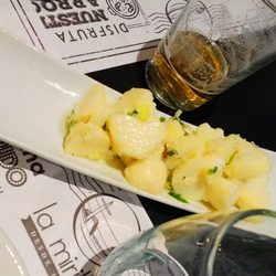 La Mirilla - La Mirilla, Cadiz 2-8-18 -- patatas con ajo y aceite de oliva